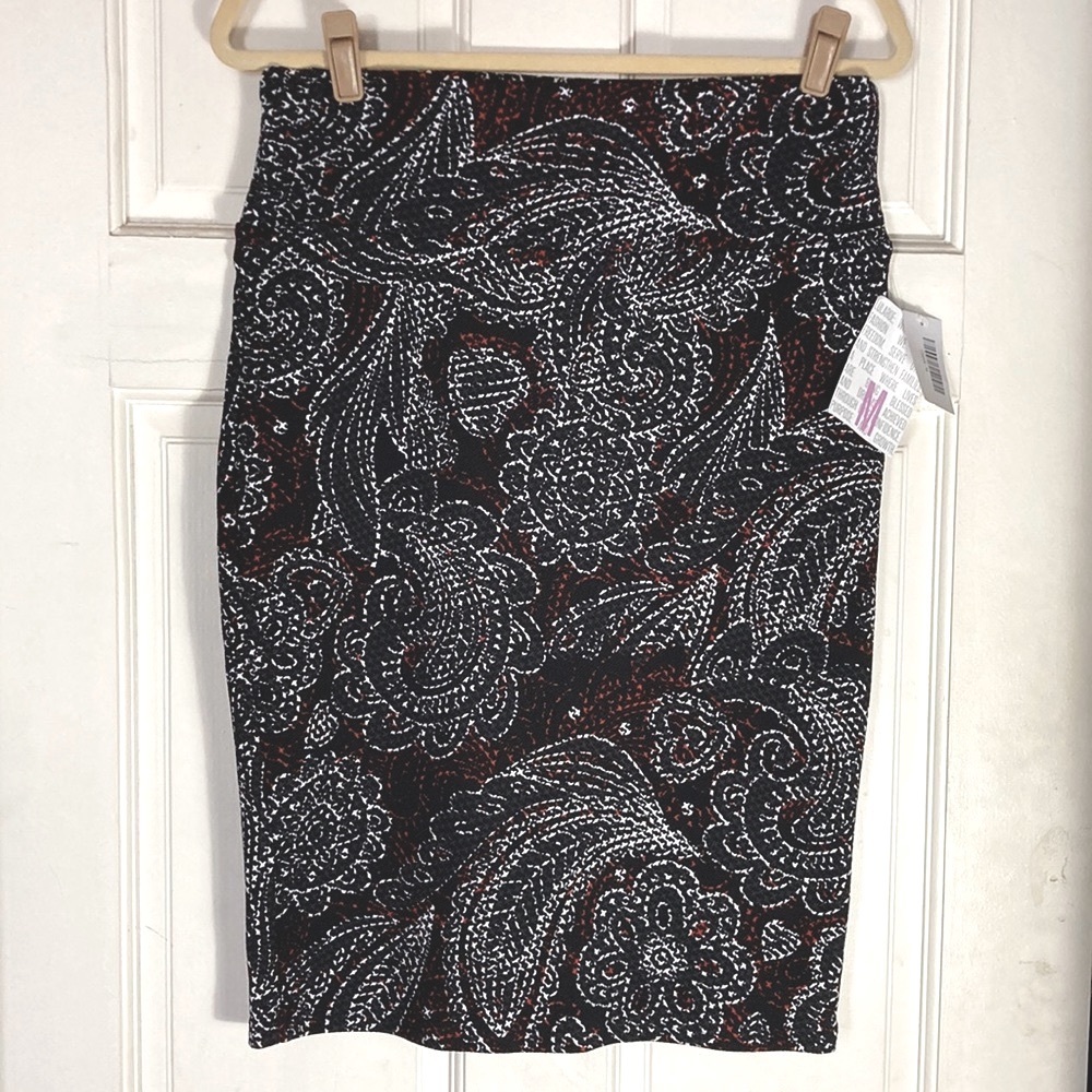 M Lularoe Cassie-Paisley pattern